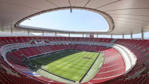 利物浦欧冠1／4决赛首战逆转胜本菲卡，迪亞斯双响马内建功